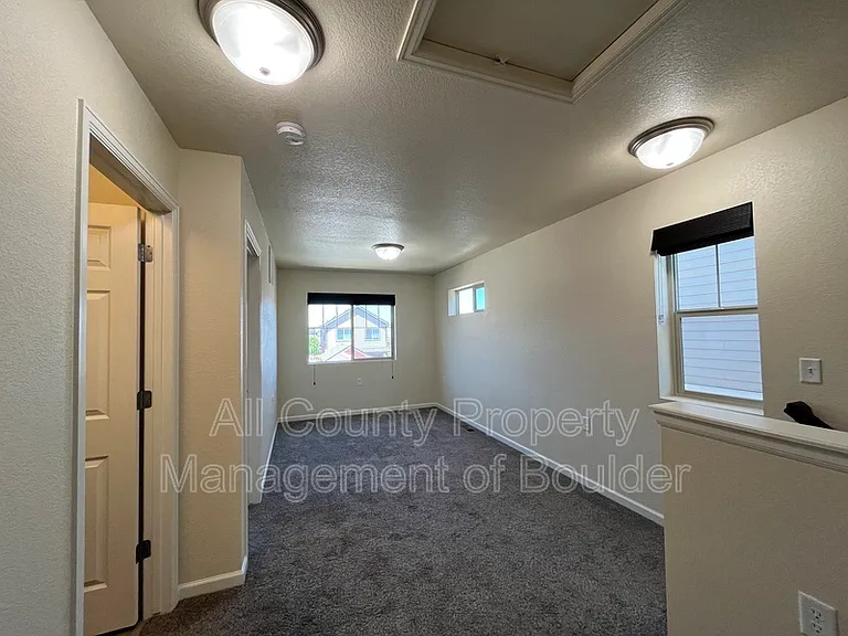 1208 Hummingbird Cir — Photo 14