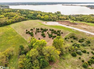 376 Lakeview Dr, Melrose, IA 52569