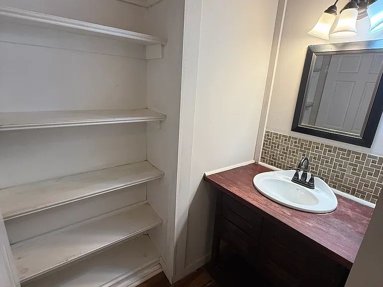 929 Franklin St #5 — Photo 15