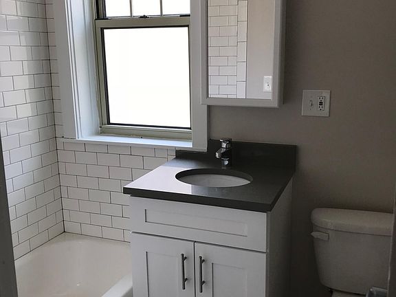 3rd image of 1322 E Hyde Park Blvd #3