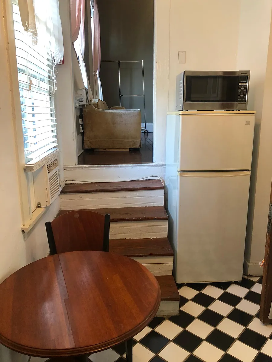 Building Photo - 2403 Saint Charles Ave #403