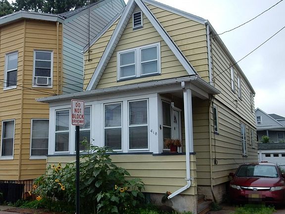 3rd image of 418 Sussex St