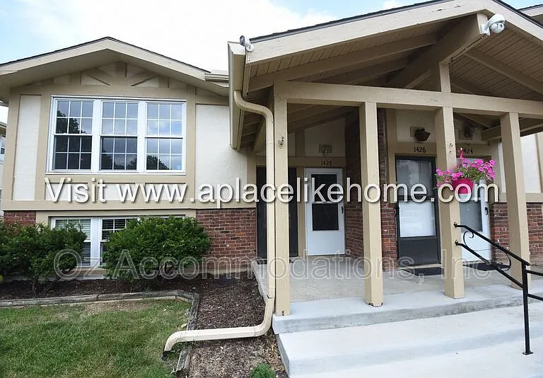 1428 NW 64th Ter — Photo 3
