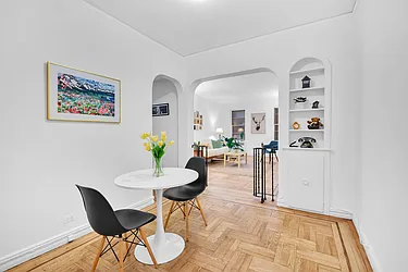 4395 Broadway in Hudson Heights : Sales, Rentals, Floorplans