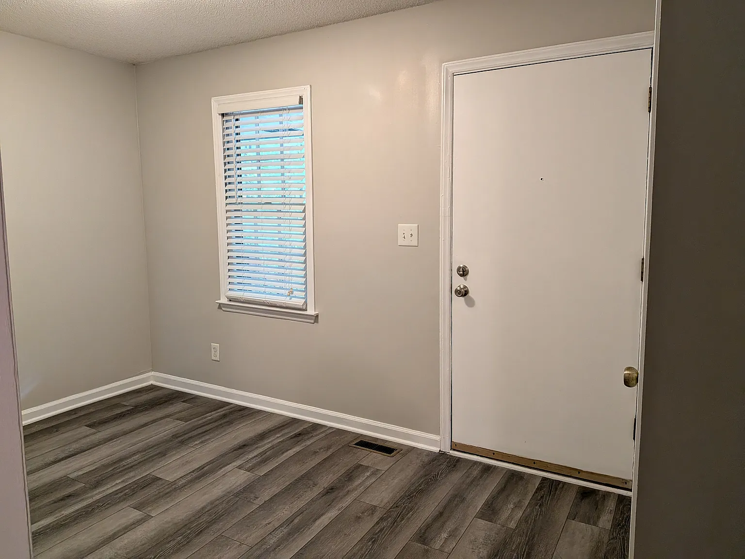 2 bed, 925 sqft, $1,150 — Photo 2