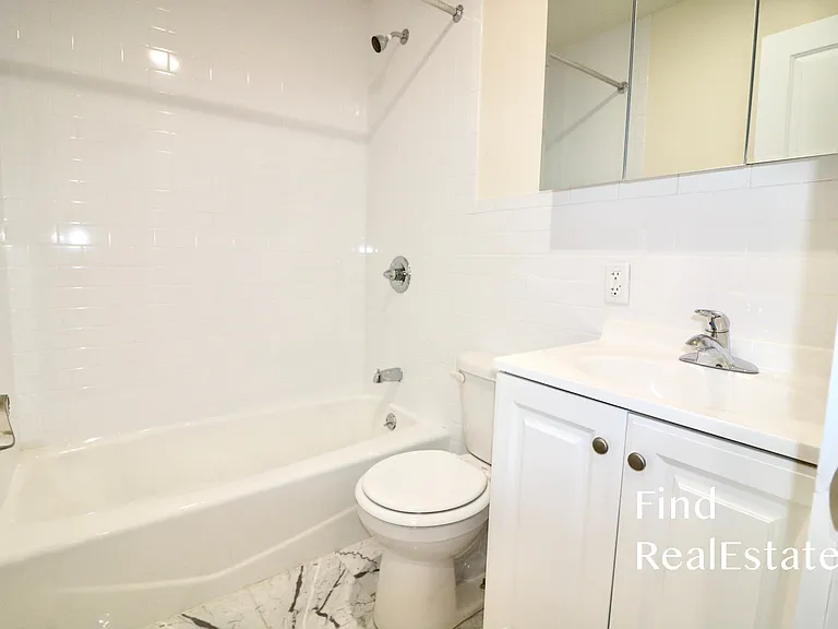 338 W 47th St #4B — Photo 4