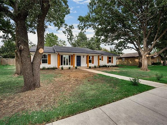 3rd image of 2137 Wellington Dr