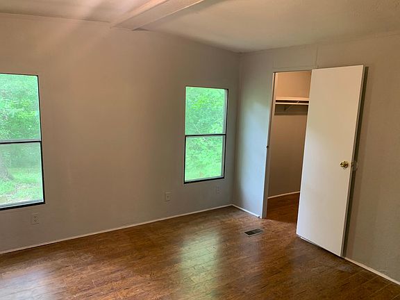 3rd image of 310 Henry Dr