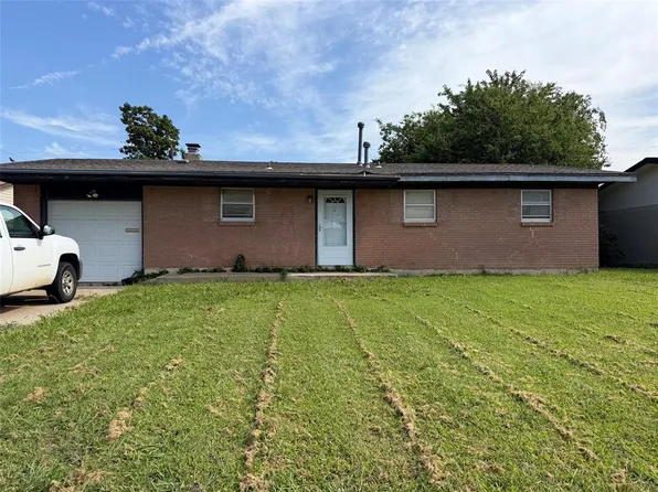 625 SW 13th St, Moore, OK 73160