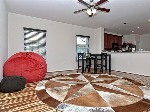 3rd image of 13525 Henneman Dr