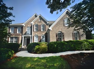 4040 Regal Oaks Dr, Suwanee, GA 30024
