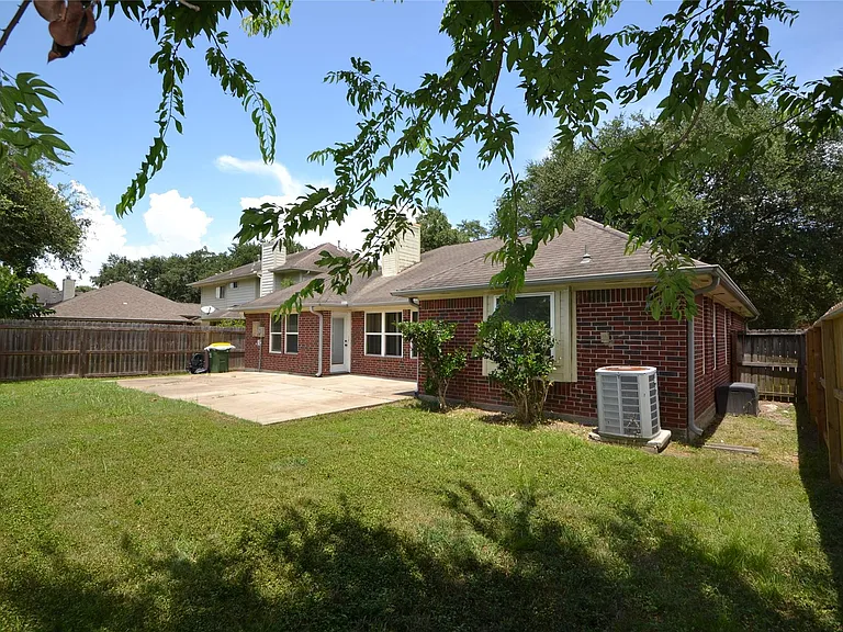 2818 Russett Pl W — Photo 25