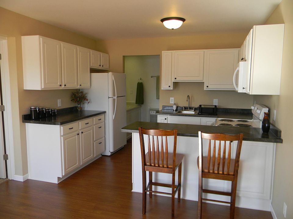 1st image of 7 S Hewett St APT 4
