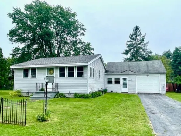 11 Pine Street, Merrimack, NH 03054