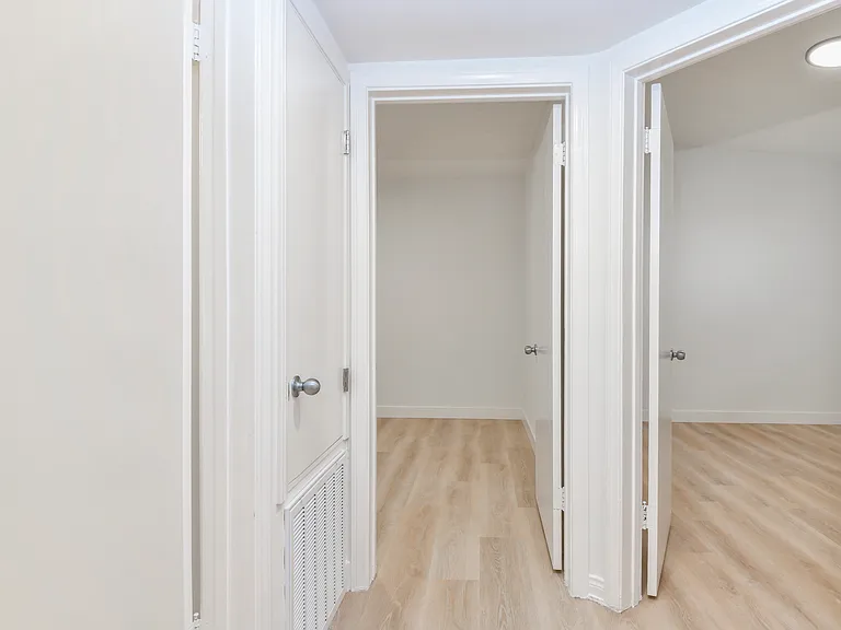 1005 E Doran St #J — Photo 12