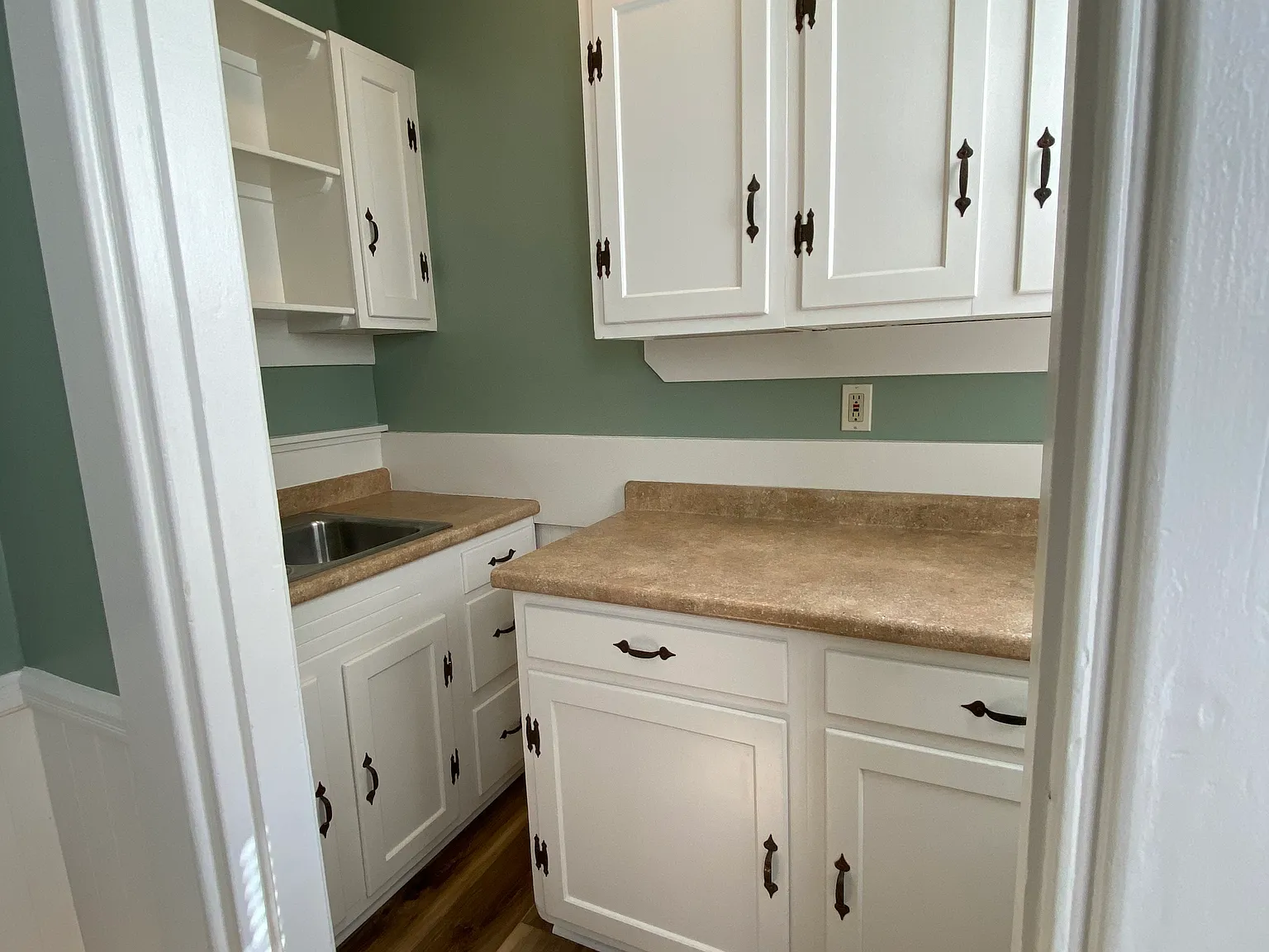 2 bed, 1200 sqft, $2,300 — Photo 4