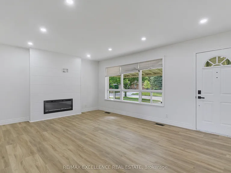 1814 Whitehall Dr — Photo 11