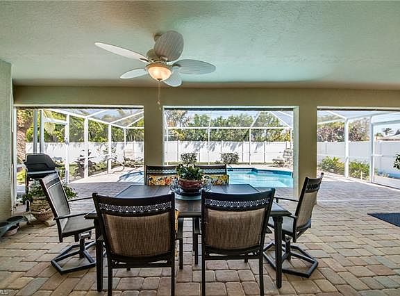 5th image of 5423 SW 21st Pl
