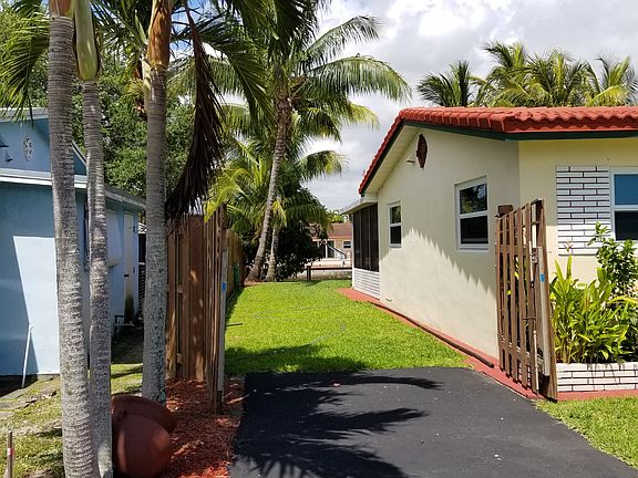 3rd image of 4481 SW 34th Dr