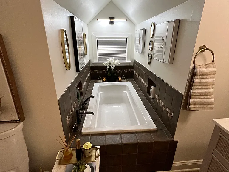 427 N Battin Ave — Photo 80