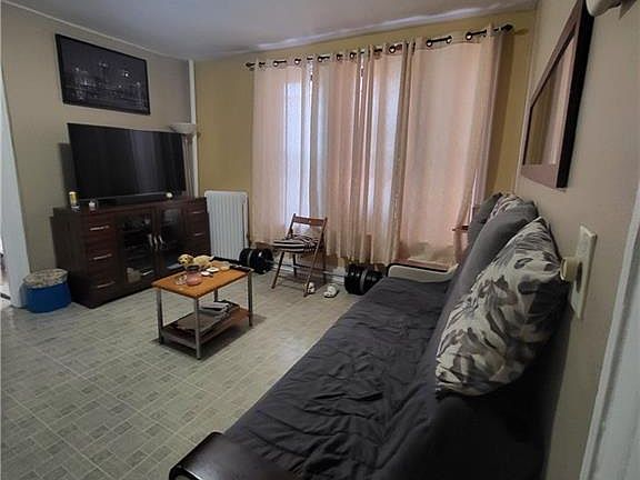4th image of 1513 W 7th St #1B