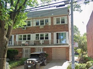 15022 Roosevelt Ave, Flushing, NY 11354