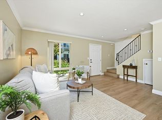 1072 Marina Dr, Napa, CA 94559