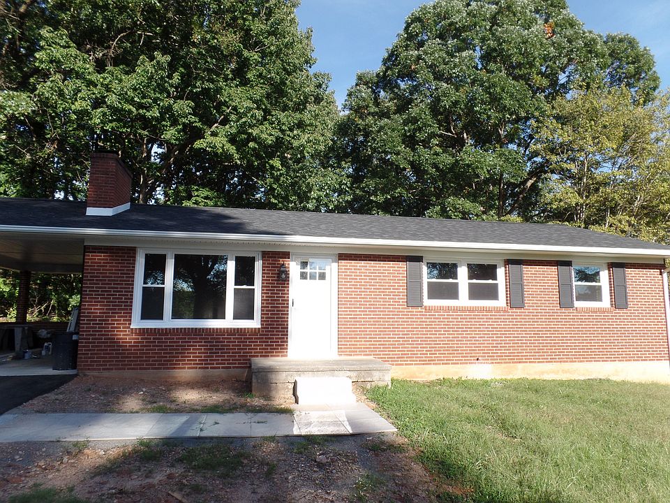 1st image of 230 Hilltop Dr