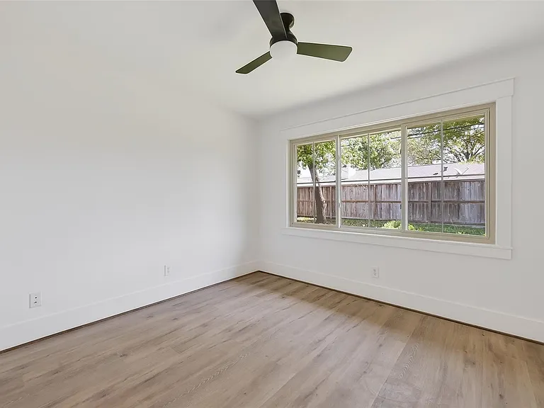 1906 Shadow Bend Dr — Photo 26