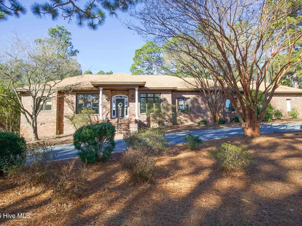 110 Woodenbridge Lane, Pinehurst, NC 28374