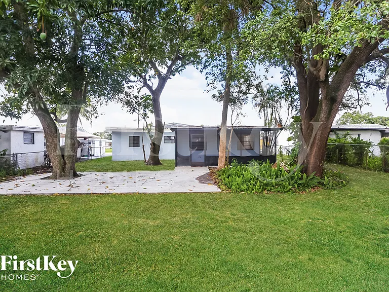 3751 NW 9th Ct — Photo 14