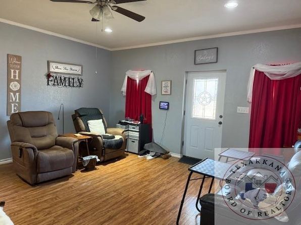 2587 County Road 4309, De Kalb, TX 75559