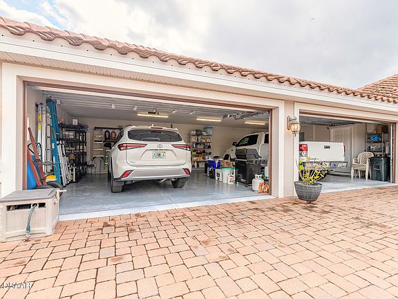 3rd image of 2915 N Asciano Ct