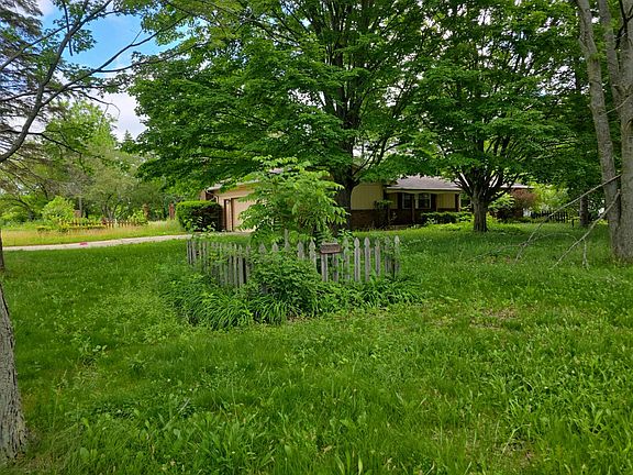 3rd image of 6264 Lancaster Dr