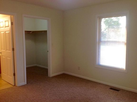 5th image of 1310 Brooks Ct