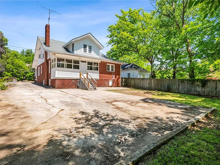 1506 Martin Luther King Jr Dr — Photo 35