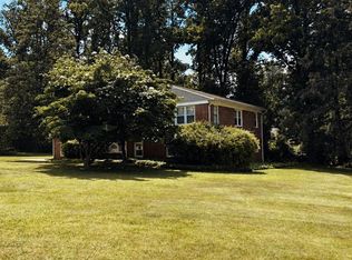 2 Greenlea Dr, Pikesville, MD 21208