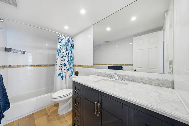 5401 Collins Ave #102 — Photo 9