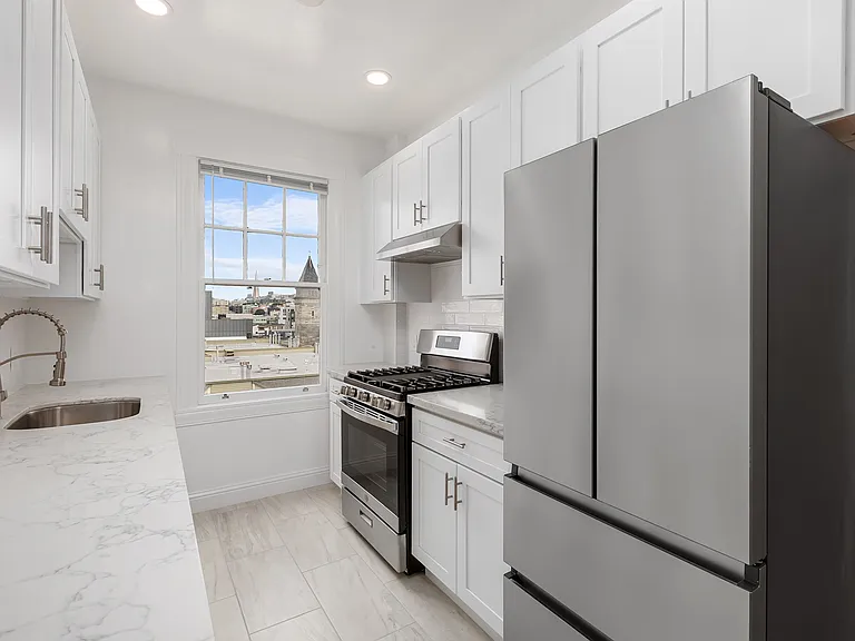 1700 Broadway Street — Photo 24