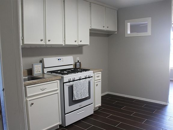 4th image of 3322 McCrarey Dr