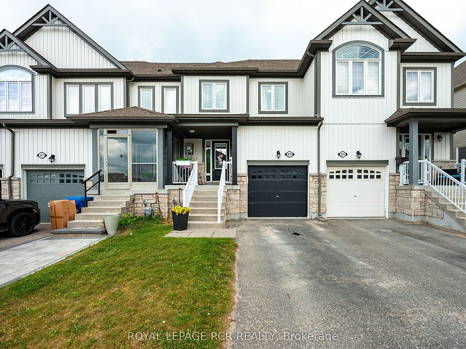 1st image of 829 Cook Cres