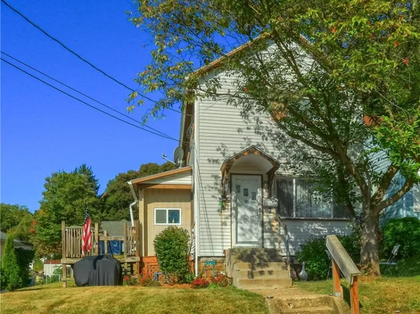 512 Ore St, Ellwood City, PA 16117