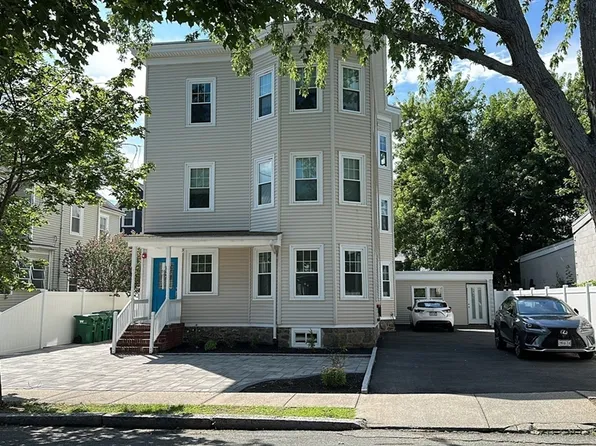 52 Garfield Ave APT 1, Medford, MA 02155