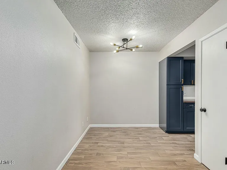 721 E Montebello Ave #108 — Photo 11