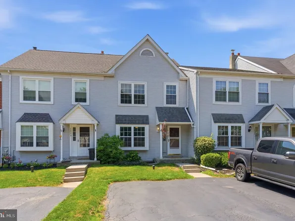 2494 Norrington Dr, Norristown, PA 19403