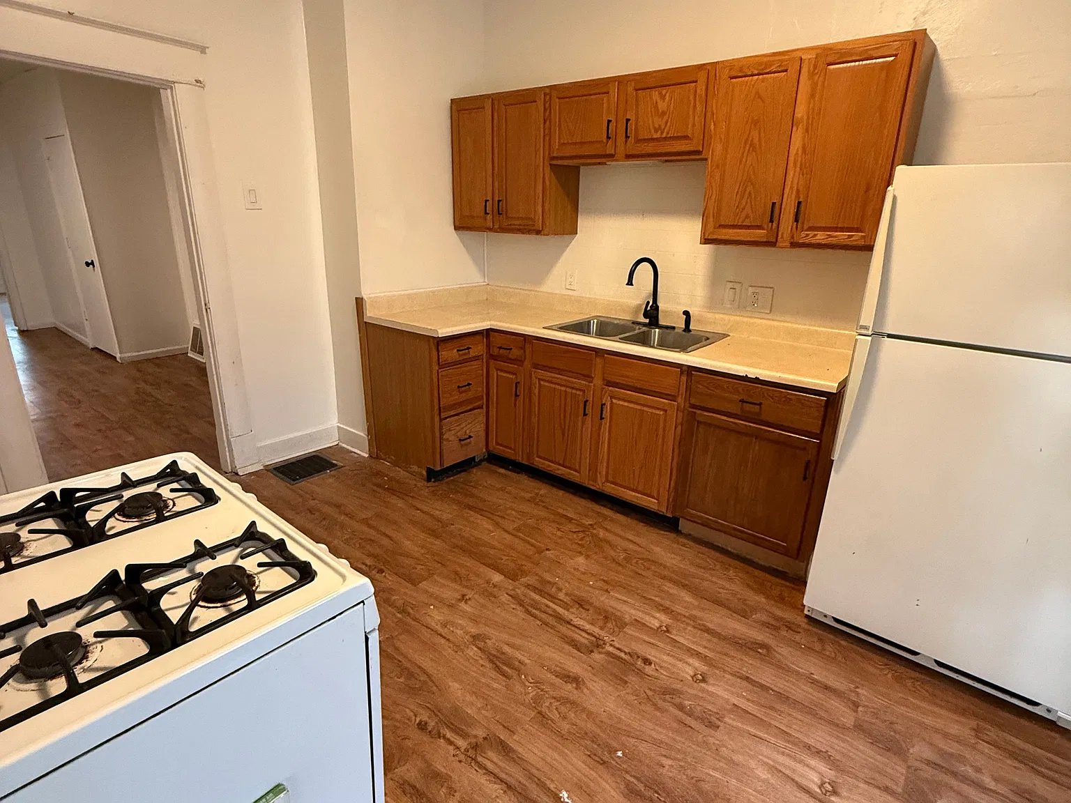 3 bed, 1.0 bath, $975 — Photo 4