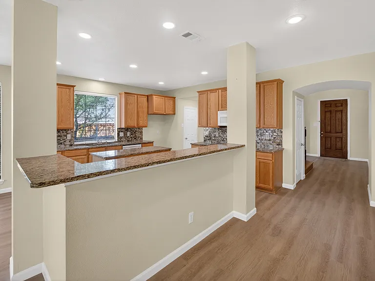 2616 Cove Dr — Photo 9