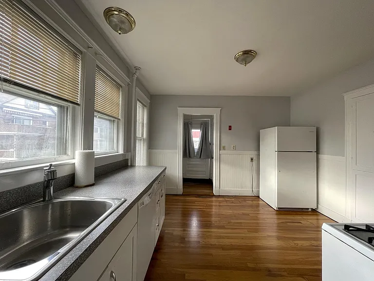 738 Mount Auburn St — Photo 12