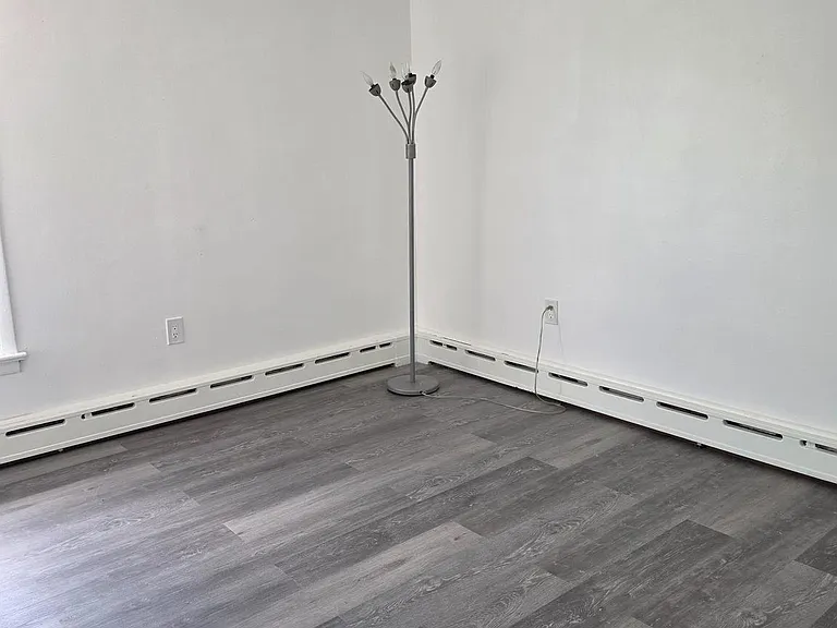 25-27 E Main St — Photo 4