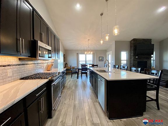 4th image of 9100 Baybrook Cir